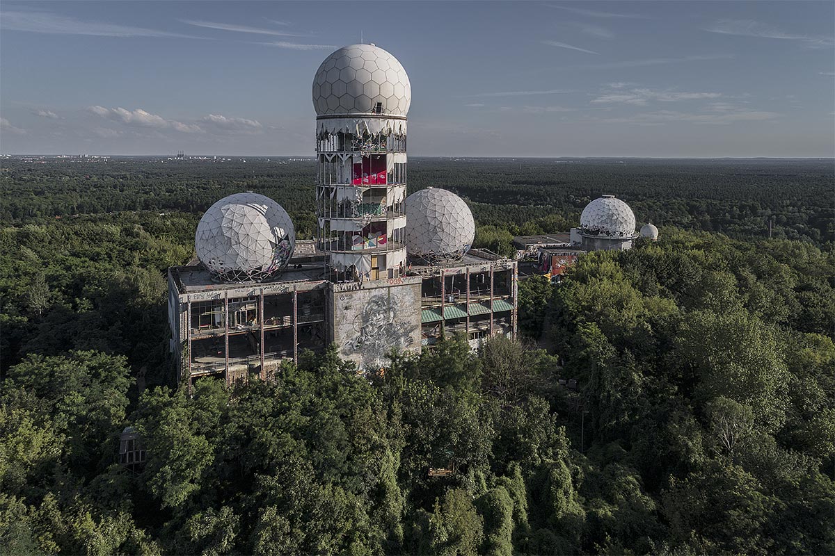 devil's debris, rest in peace #100, germany, 2017 (US cold war listening station built on a 75mio m3 manmade hill from rubble and debris from ww2 destroyed berlin. Up to 1500 people worked here to spy on the warsaw pact)