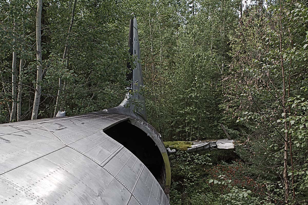 afternoon beers, happy end #6.2, canada, 2011 (curtiss c46 commando, rescued in record time to enjoy afternoon drinks with the rescue team, sep77)