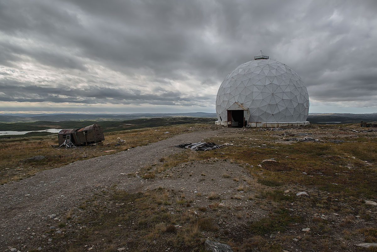 borderline, rest in peace #67, russia, 2013 (lost radar station on remote kola peninsula close to nato border)