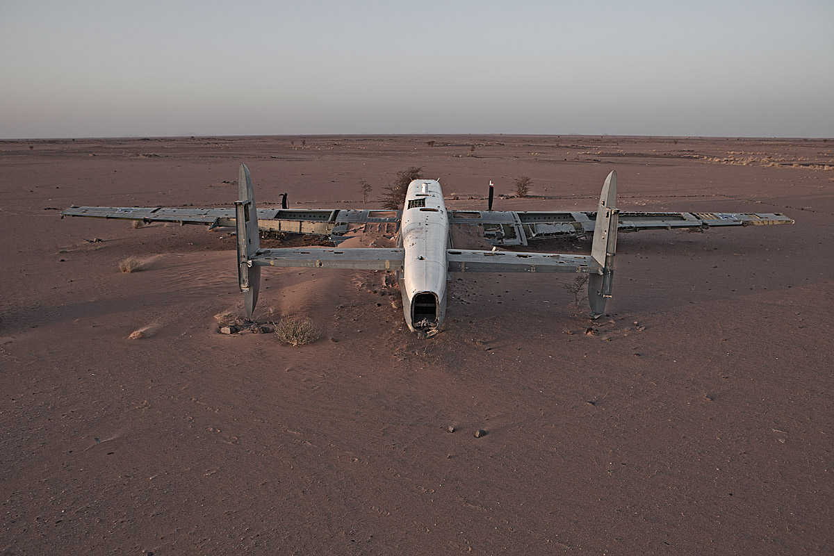 in peace with itself, happy end #4.2, westsahara, 2011 (avro shackleton pelican, SAAF 1957-84, in 94 restored, on transfer to UK, all 19 saved by polisario rebels in jul94)