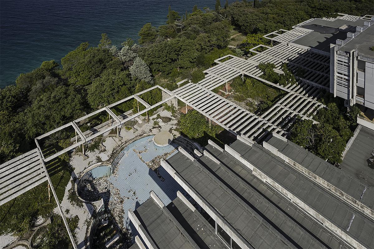 cold water, no vacancy #50, croatia, 2015 (opened in 1972 with 45m$ of penthouse mag. it lasted only a year in socialist yugoslavia. later a worker-run hotel and a refugee camp in the balkan war)
