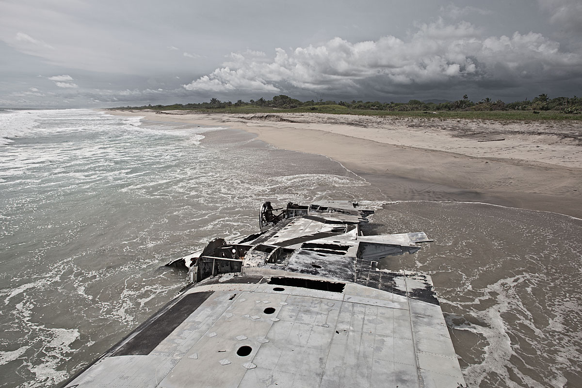 local gdp injection, happy end #3.3, mexico, 2010 (grunman albatross, no official report as drug trafficking plane - locals say all survived but left the valuable load behind)